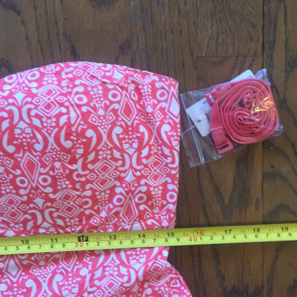 Coral and cream patterned dress - Picture 2 of 5